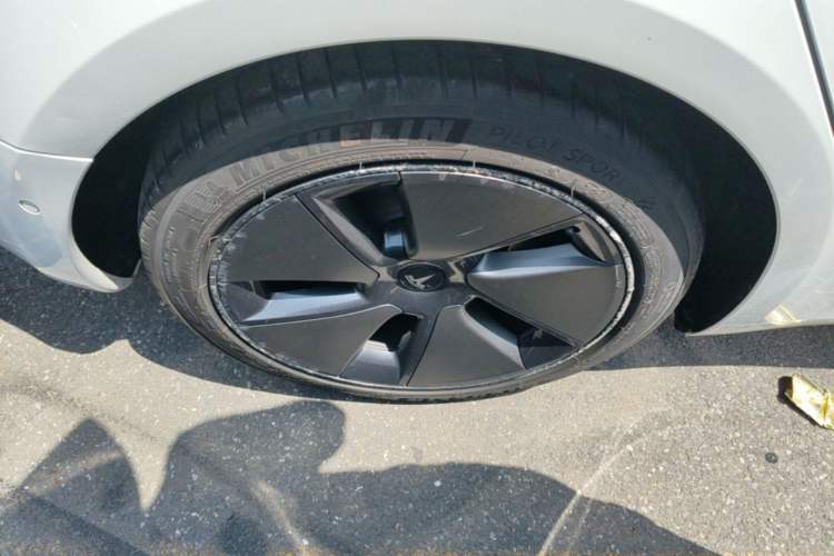 Used Tesla Model 3 2021 Standard Range Rear-Wheel Drive Upgraded Version 3D6 Exterior 5