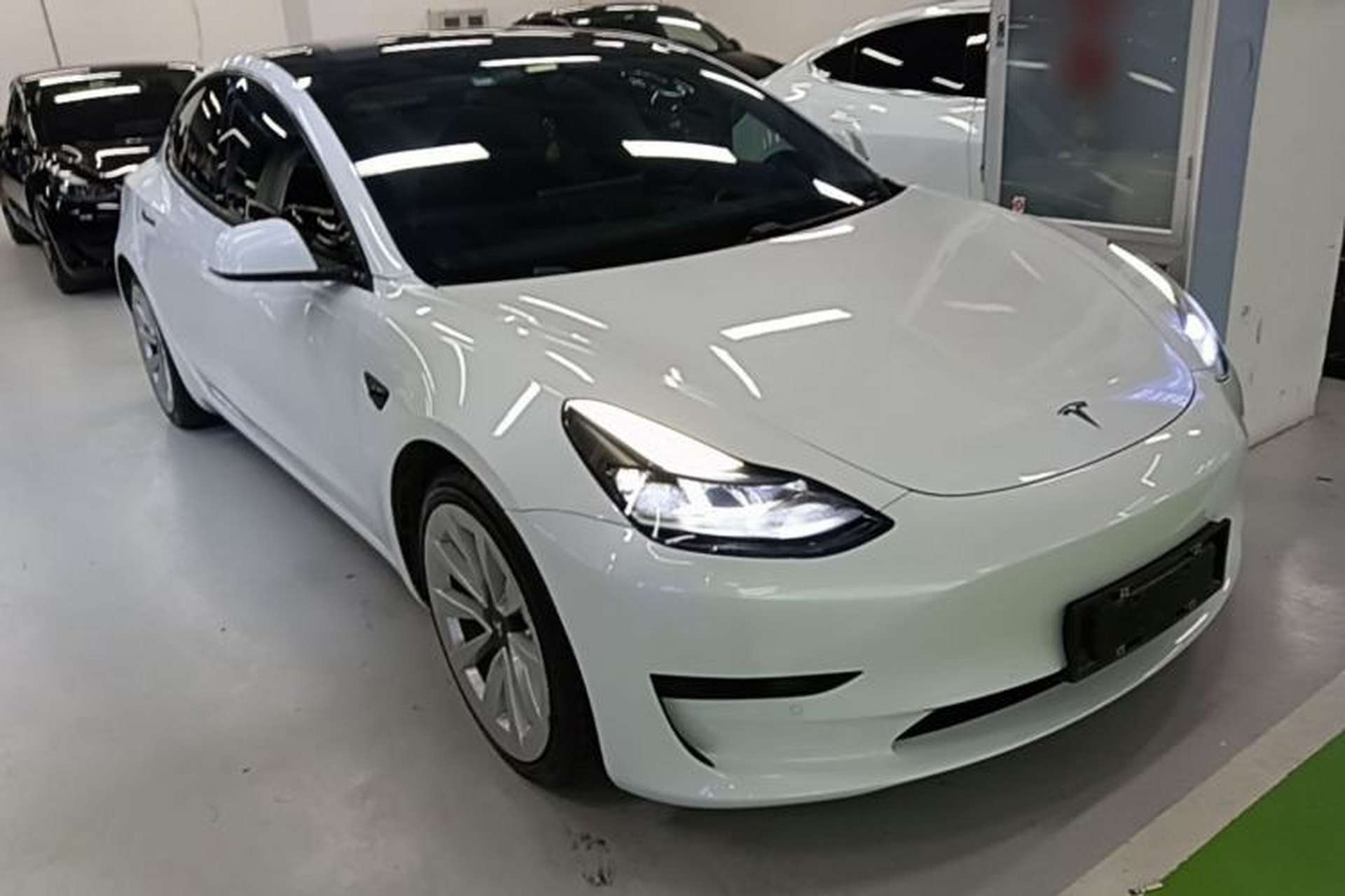 Used Tesla Model 3 2021 Standard Range Rear-Drive Upgraded Version Front Right 45 Deg