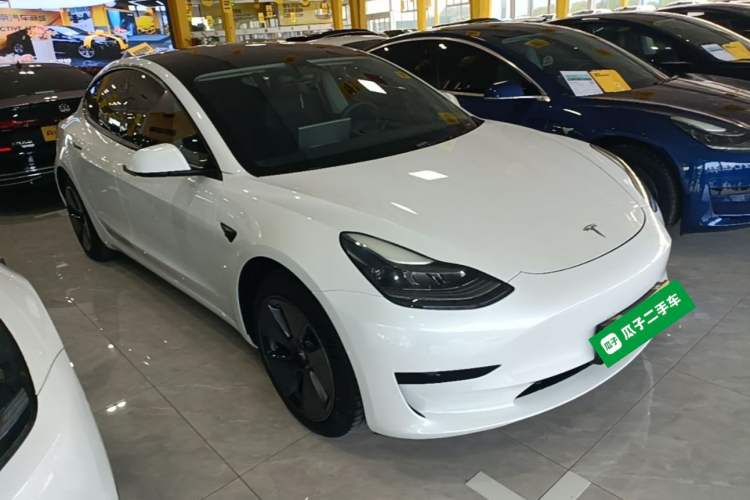 Used Tesla Model 3 2021 Standard Range Rear-Drive Upgraded Version Front Right 45 Deg