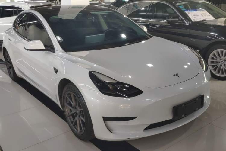 Used Tesla Model 3 2021 Standard Range Rear-Drive Upgraded Version Front Right 45 Deg