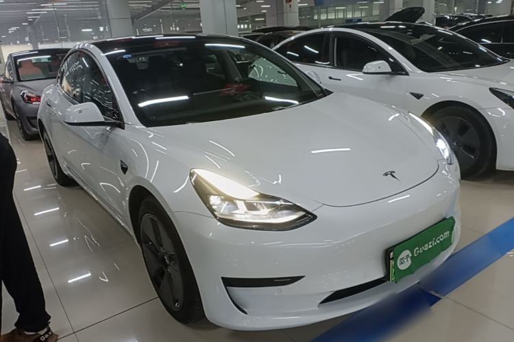 Used Tesla Model 3 2021 Standard Range Rear-Drive Upgraded Version Front Right 45 Deg