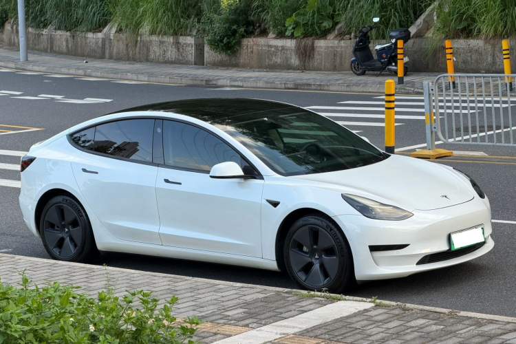 Used Tesla Model 3 2021 Standard Range Rear-Drive Upgraded Version Front Right 45 Deg