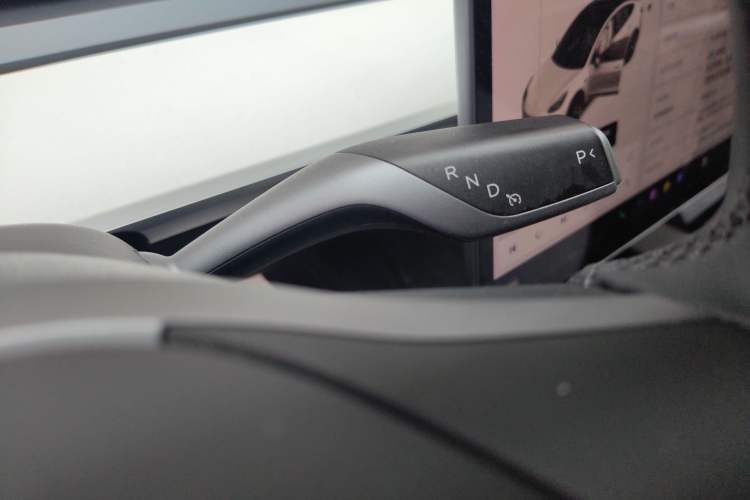 Used Tesla Model 3 2021 Revised Performance Version with All-Wheel Drive 3D1 Gear Lever