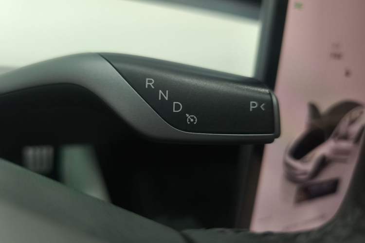 Used Tesla Model 3 2021 Revised Version II – Performance High-Performance All-Wheel-Drive Edition Gear Lever