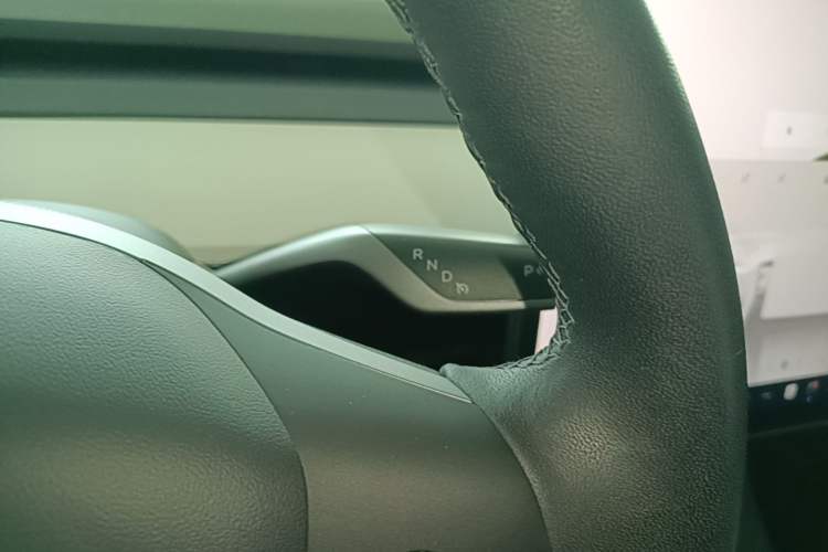 Used Tesla Model 3 2021 Revised Version II – Performance High-Performance All-Wheel-Drive Edition Gear Lever