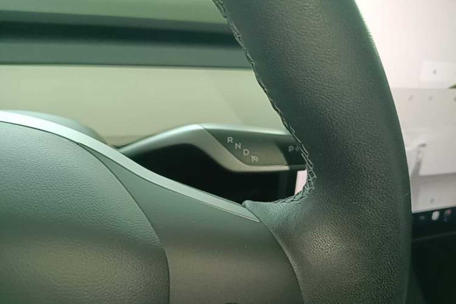 Used Tesla Model 3 2021 Revised Version II – Performance High-Performance All-Wheel-Drive Edition Gear Lever