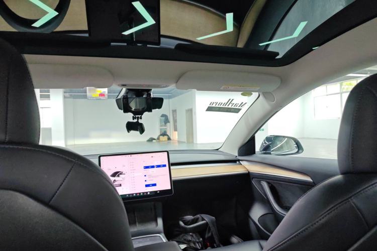 Used Tesla Model 3 2021 Revised Version II – Performance High-Performance All-Wheel-Drive Edition Headliner