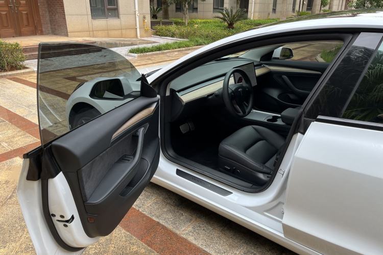 Used Tesla Model 3 2021 Performance High-Performance All-Wheel-Drive Version Interior 1