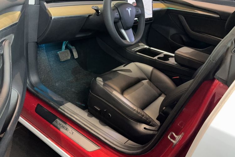 Used Tesla Model 3 2021 Standard Range Rear-Drive Upgraded Version Interior 1