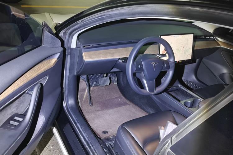 Used Tesla Model 3 2021 Standard Range Rear-Wheel Drive Upgraded Version 3D6 Interior 1