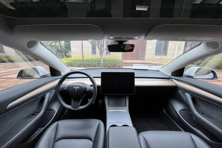 Used Tesla Model 3 2021 Performance High-Performance All-Wheel-Drive Version Interior 3