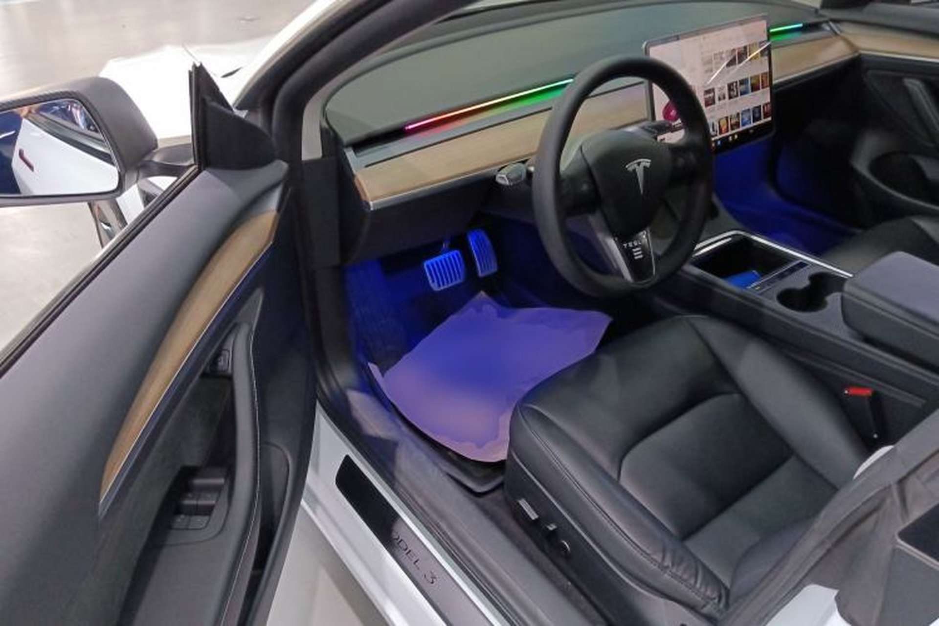 Used Tesla Model 3 2021 Standard Range Rear-Wheel Drive Upgraded Version 3D6 Interior 3