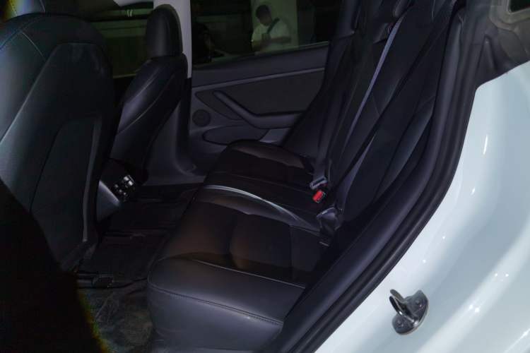 Used Tesla Model 3 2021 Standard Range Rear-Wheel Drive Upgraded Version 3D6 Interior 4