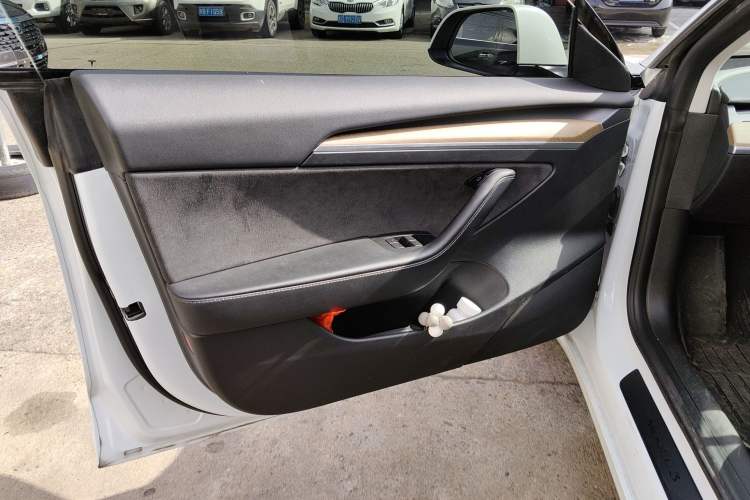Used Tesla Model 3 2021 Standard Range Rear-Drive Upgraded Version Interior 4