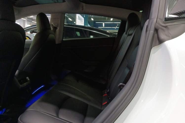 Used Tesla Model 3 2021 Standard Range Rear-Wheel Drive Upgraded Version 3D6 Interior 4