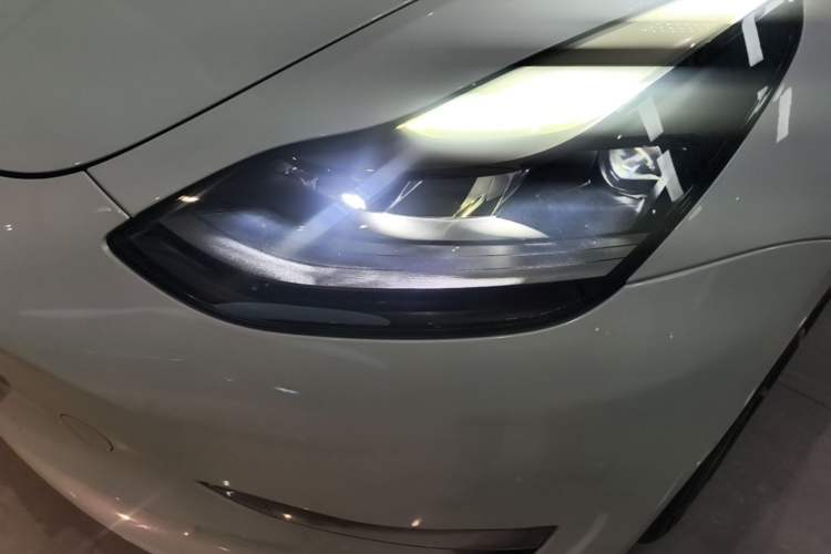 Used Tesla Model 3 2021 Revised Version II – Performance High-Performance All-Wheel-Drive Edition Left Front Headlight