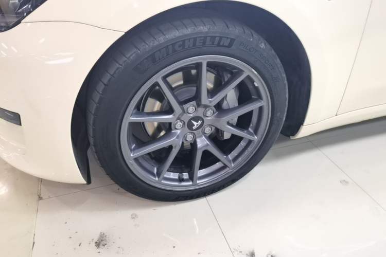 Used Tesla Model 3 2021 Standard Range Rear-Wheel Drive Upgraded Version 3D6 Left Front Wheel Hub