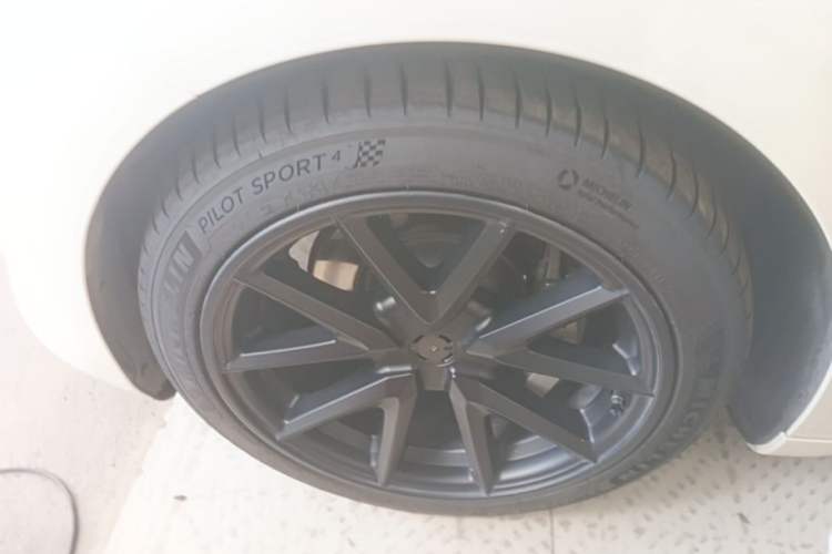 Used Tesla Model 3 2021 Standard Range Rear-Drive Upgraded Version Left Front Wheel Hub