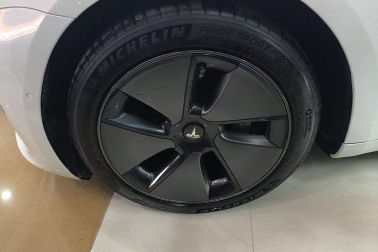 Used Tesla Model 3 2021 Standard Range Rear-Drive Upgraded Version Left Front Wheel Hub