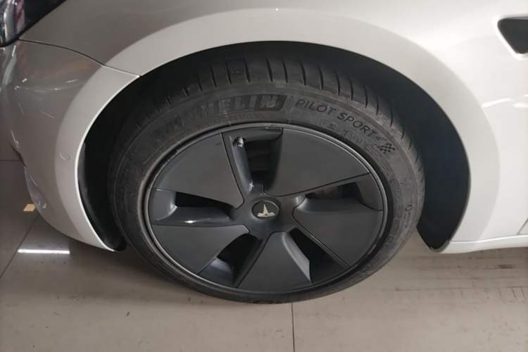 Used Tesla Model 3 2021 Standard Range Rear-Drive Upgraded Version Left Front Wheel Hub