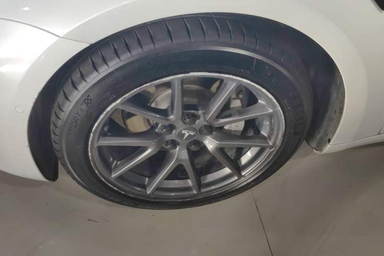 Used Tesla Model 3 2021 Standard Range Rear-Drive Upgraded Version Left Front Wheel Hub