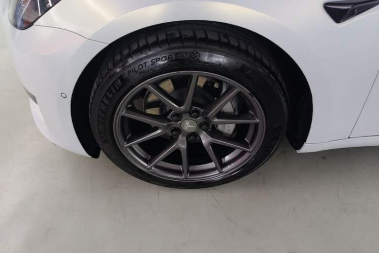 Used Tesla Model 3 2021 Standard Range Rear-Wheel Drive Upgraded Version 3D6 Left Front Wheel Hub