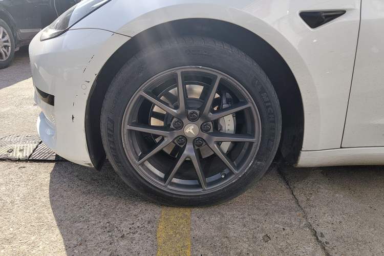 Used Tesla Model 3 2021 Standard Range Rear-Drive Upgraded Version Left Front Wheel Hub