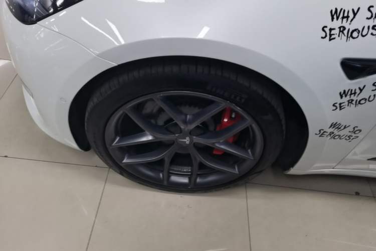 Used Tesla Model 3 2021 Performance High-Performance All-Wheel-Drive Version Left Front Wheel Hub