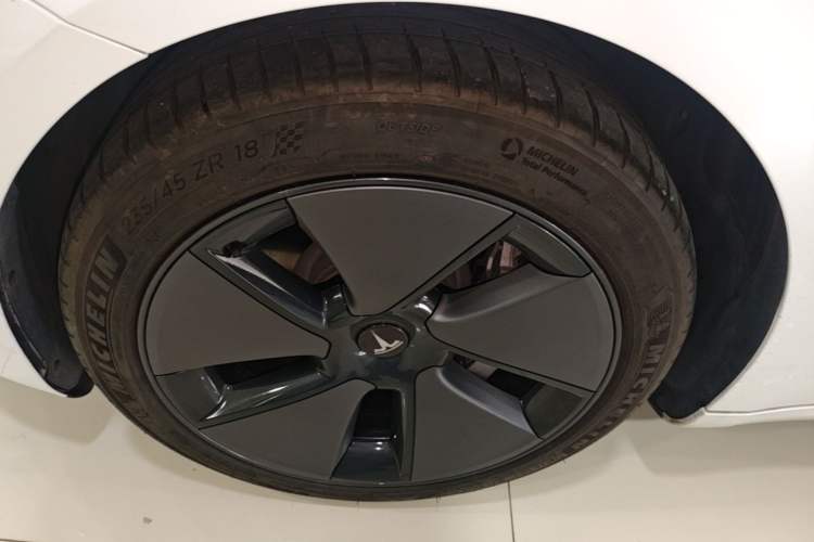 Used Tesla Model 3 2021 Standard Range Rear-Drive Upgraded Version Left Front Wheel Hub