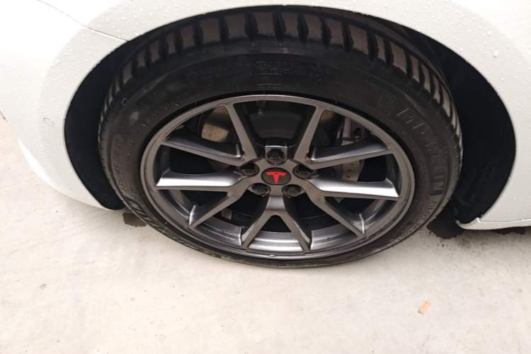 Used Tesla Model 3 2021 Standard Range Rear-Drive Upgraded Version Left Front Wheel Hub