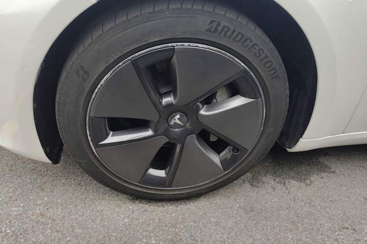 Used Tesla Model 3 2021 Standard Range Rear-Wheel Drive Upgraded Version 3D6 Left Front Wheel Hub