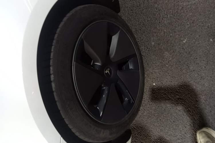 Used Tesla Model 3 2021 Standard Range Rear-Drive Upgraded Version Left Front Wheel Hub