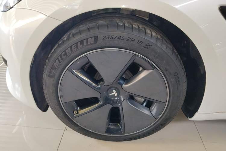 Used Tesla Model 3 2021 Standard Range Rear-Drive Upgraded Version Left Front Wheel Hub