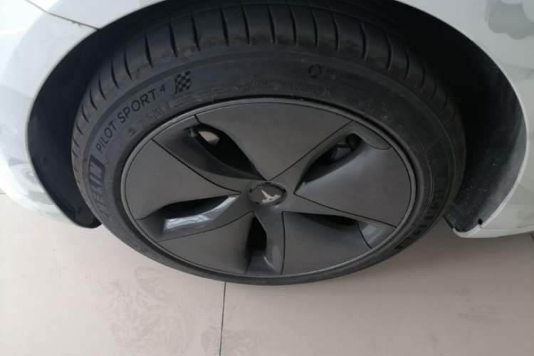 Used Tesla Model 3 2021 Standard Range Rear-Drive Upgraded Version Left Front Wheel Hub