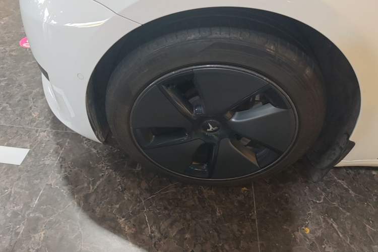 Used Tesla Model 3 2021 Standard Range Rear-Wheel Drive Upgraded Version 3D6 Left Front Wheel Hub
