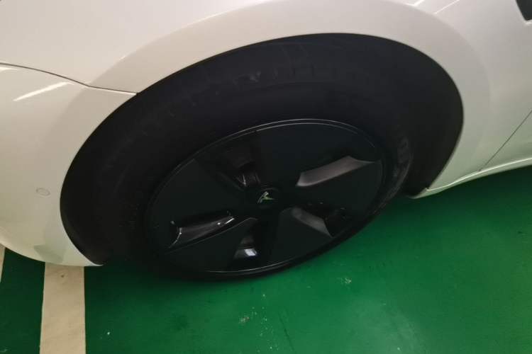 Used Tesla Model 3 2021 Standard Range Rear-Wheel Drive Upgraded Version 3D6 Left Front Wheel Hub