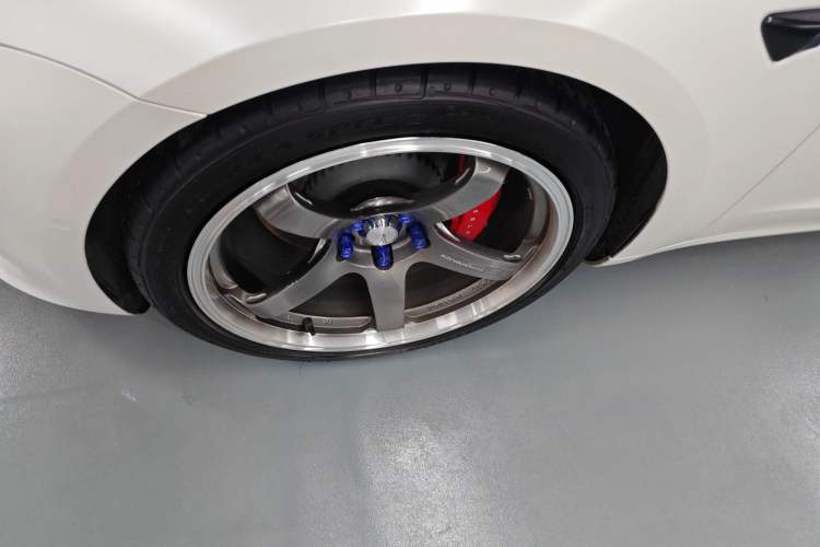 Used Tesla Model 3 2021 Revised Version II – Performance High-Performance All-Wheel-Drive Edition Left Front Wheel Hub