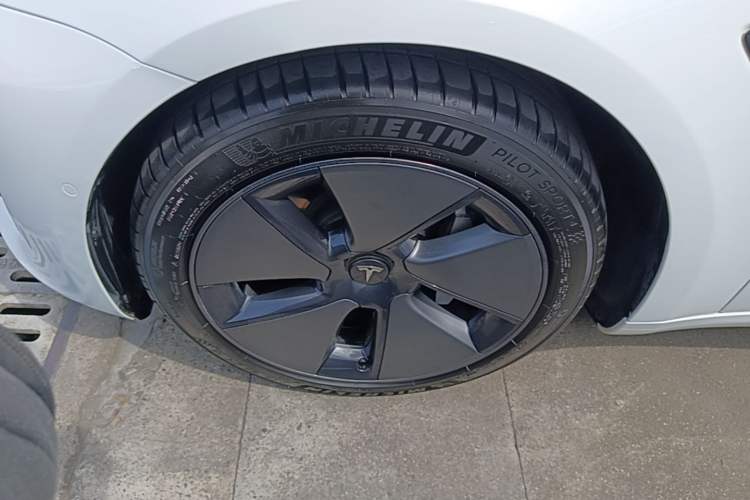 Used Tesla Model 3 2021 Standard Range Rear-Drive Upgraded Version Left Front Wheel Hub