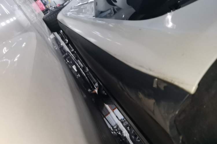 Used Tesla Model 3 2021 Performance High-Performance All-Wheel-Drive Version Left Side Sill