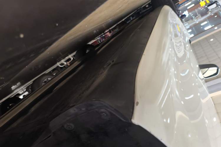 Used Tesla Model 3 2021 Performance High-Performance All-Wheel-Drive Version 3D6 Left Side Sill