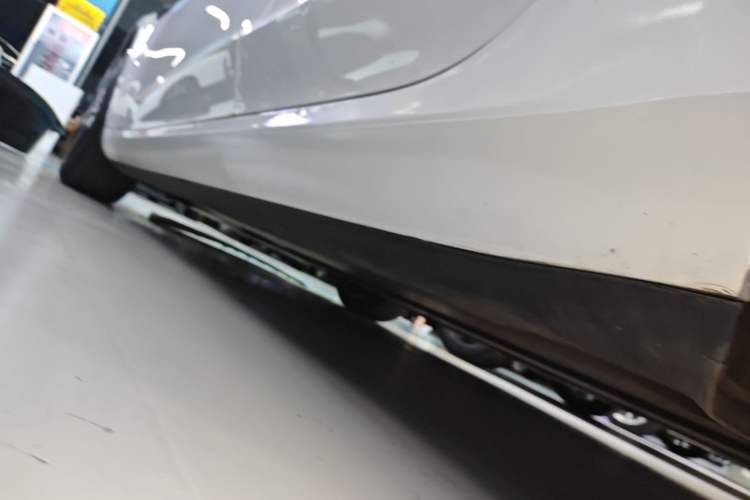 Used Tesla Model 3 2021 Standard Range Rear-Drive Upgraded Version Left Side Sill