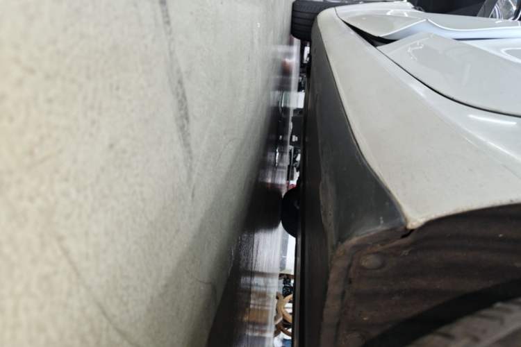 Used Tesla Model 3 2021 Standard Range Rear-Wheel Drive Upgraded Version 3D6 Left Side Sill