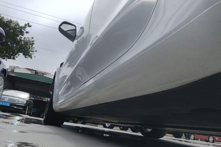Used Tesla Model 3 2021 Performance High-Performance All-Wheel-Drive Version 3D6 Left Side Sill