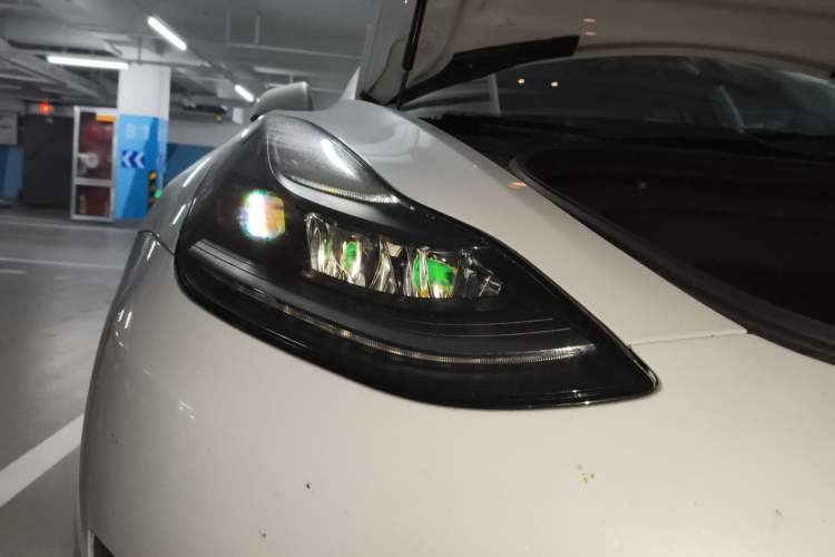 Used Tesla Model 3 2021 Performance High-Performance All-Wheel-Drive Version Right Front Headlight