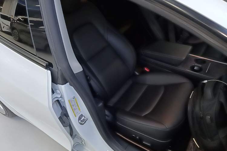 Used Tesla Model 3 2021 Standard Range Rear-Drive Upgraded Version Right Front Seat