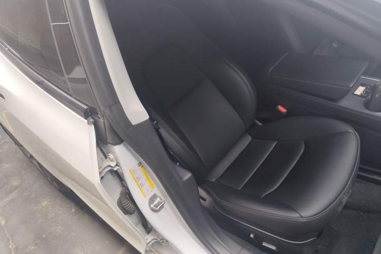 Used Tesla Model 3 2021 Revised Version II – Performance High-Performance All-Wheel-Drive Edition Right Front Seat