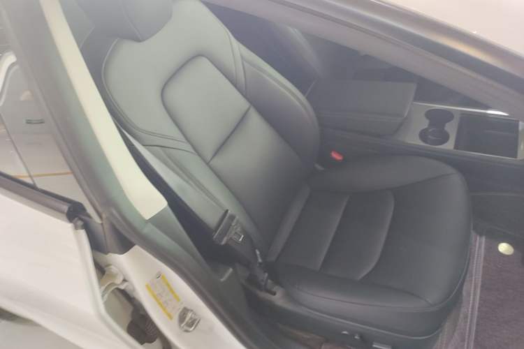 Used Tesla Model 3 2021 Standard Range Rear-Drive Upgraded Version Right Front Seat