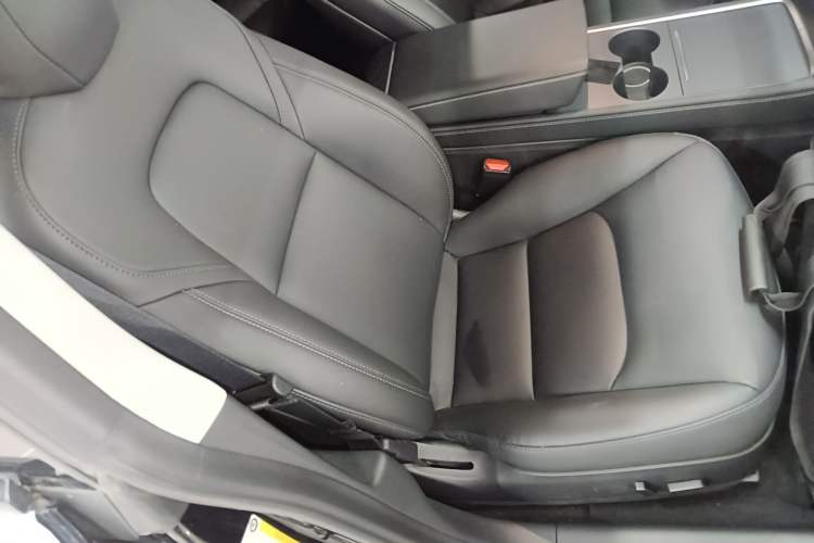 Used Tesla Model 3 2021 Performance High-Performance All-Wheel-Drive Version 3D6 Right Front Seat