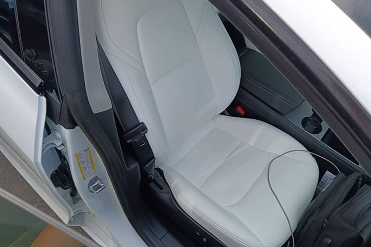 Used Tesla Model 3 2021 Standard Range Rear-Drive Upgraded Version Right Front Seat