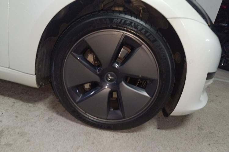 Used Tesla Model 3 2021 Revised Version Standard Range Rear-Wheel Drive Upgraded Edition 3D1 Right Front Wheel Hub